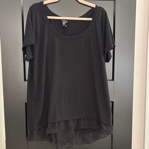 Torrid Black Short Sleeve Tee. Tiers in Front/Back w/Textured Dots. Size 2=18/20